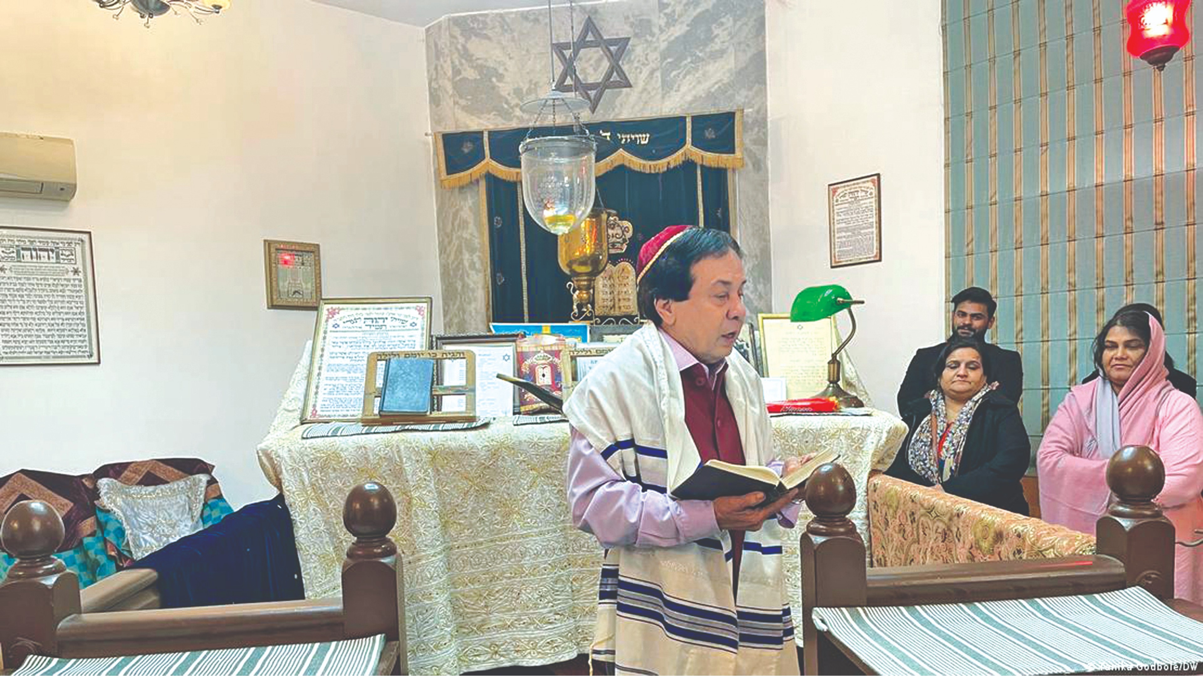 New Delhi’s tiny Jewish community keeps customs alive New Delhi’s tiny Jewish community keeps customs alive