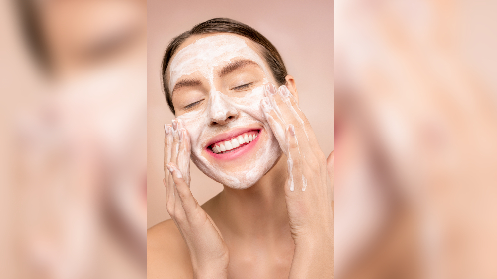 Skincare: Steps to enhance natural beauty without makeup