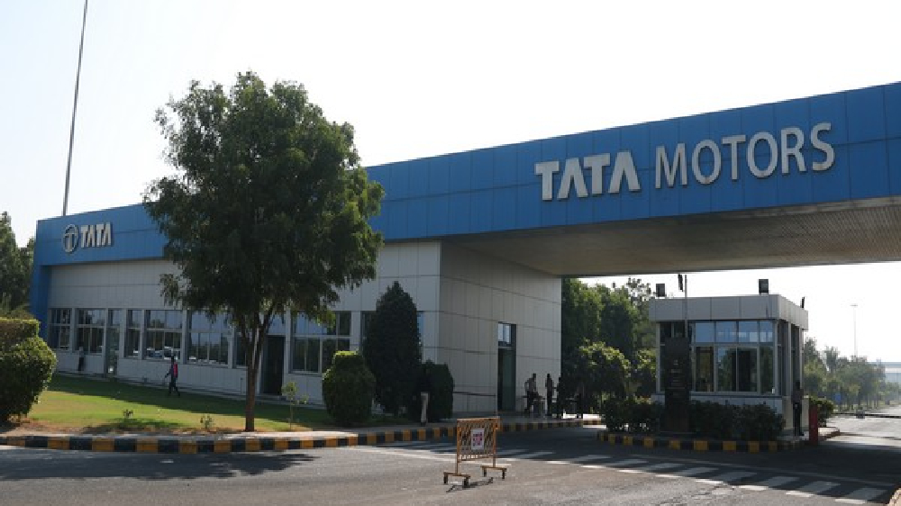 Tata Motors back in black after 7 quarters, posts Rs 3,043 in profit