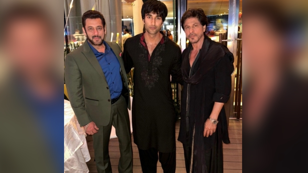 Pathaan SRK poses with Tiger Salman, Meezaan Jafri shares picture