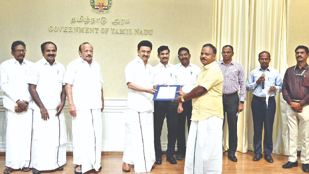 CM Stalin launches distribution of Rs 318 cr damages for crop loss CM Stalin launches distribution of Rs 318 cr damages for crop loss
