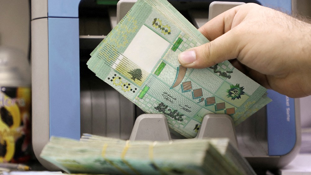 Lebanese pound sinks to record low of 50,000 pounds to U.S dollar