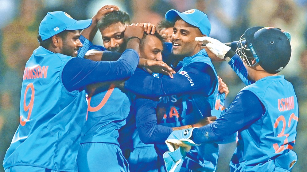 INDIA EYES SERIES TRIUMPH