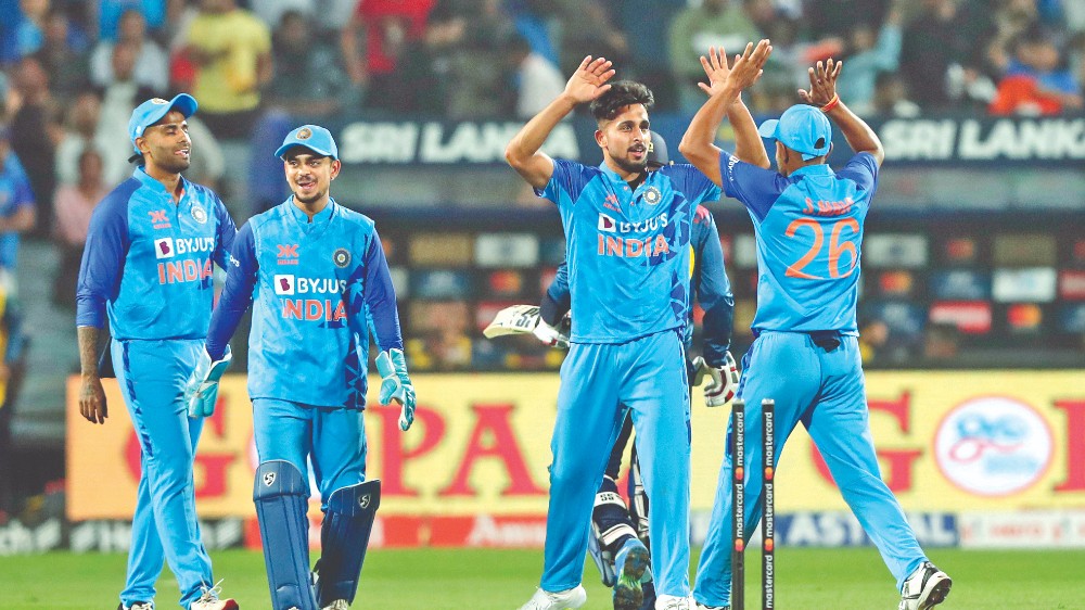 TROPHY OR ATROPHY? Pacers in focus as India looks to clinch against SL