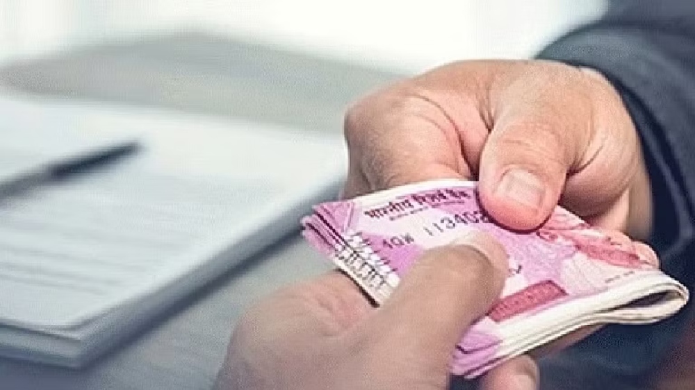 Food safety officer suspended for receiving bribe in Chennai