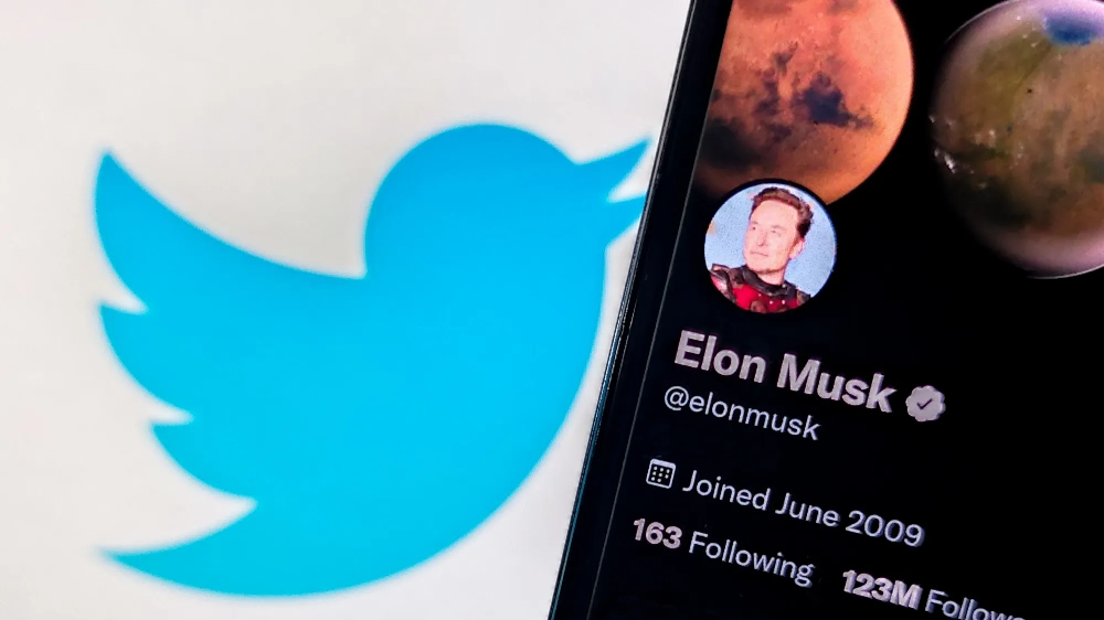 Musk unveils new Twitter user interface, long-form tweets