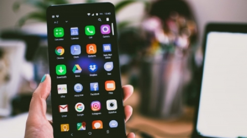 Google bringing new features to older versions of Android