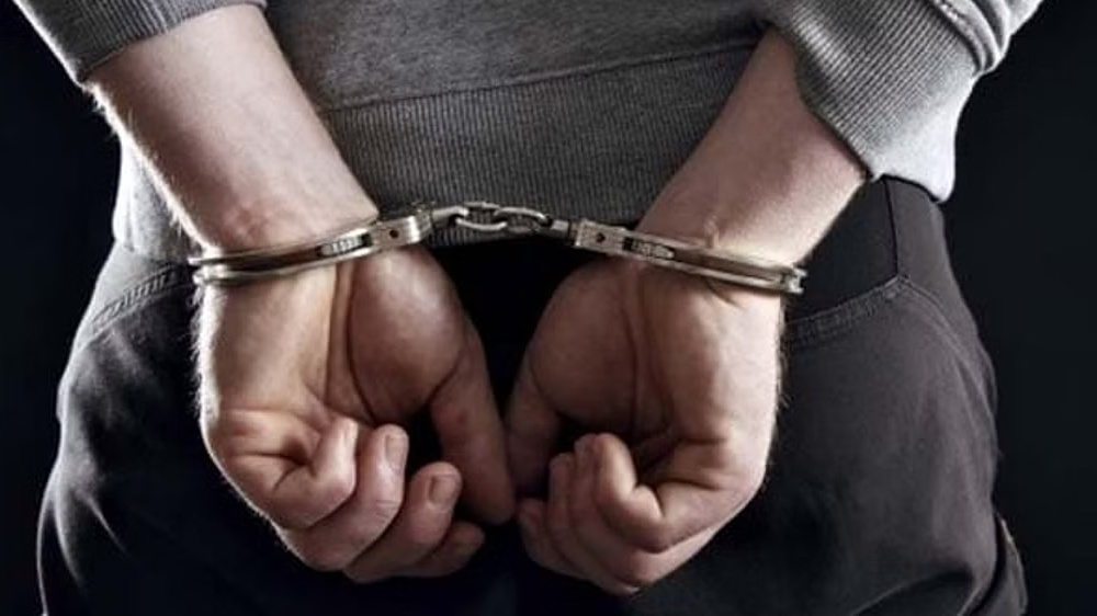 Man assaults woman in public for refusing physical relationship