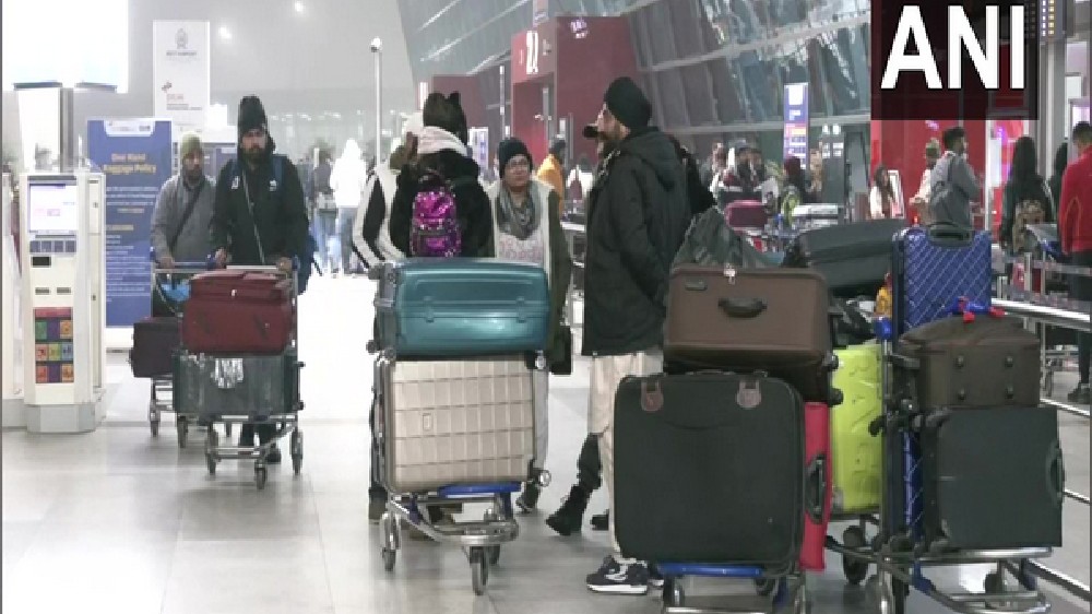 As fog engulfs Delhi, flights delayed due to low visibility