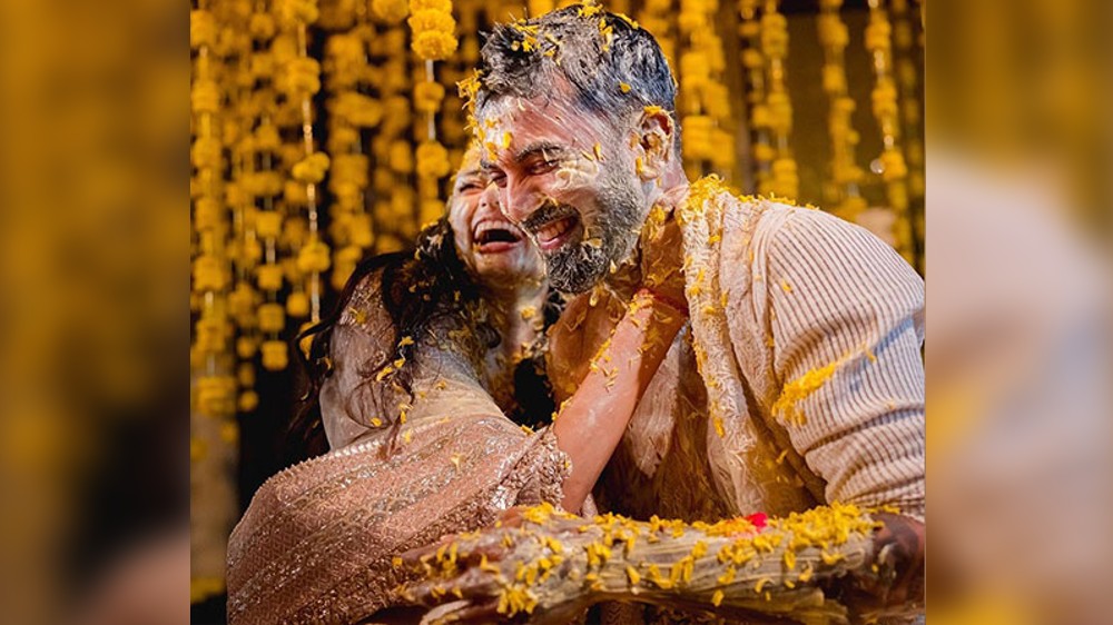 A sneak peek into Athiya Shetty, KL Rahuls kurta faad haldi