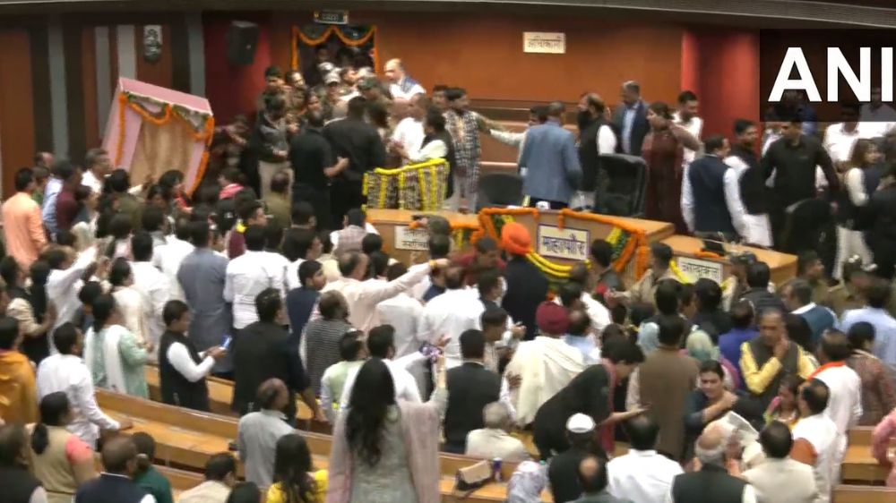 Clash at MCD House: AAP, BJP councillors throw boxes, exchange blows