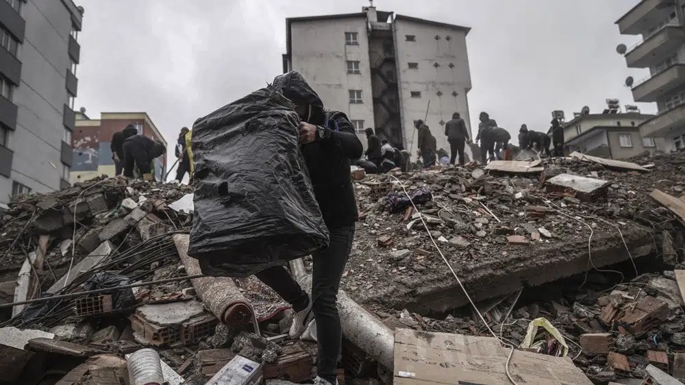 Frantic searching in Turkey, Syria after earthquake kills 4,000