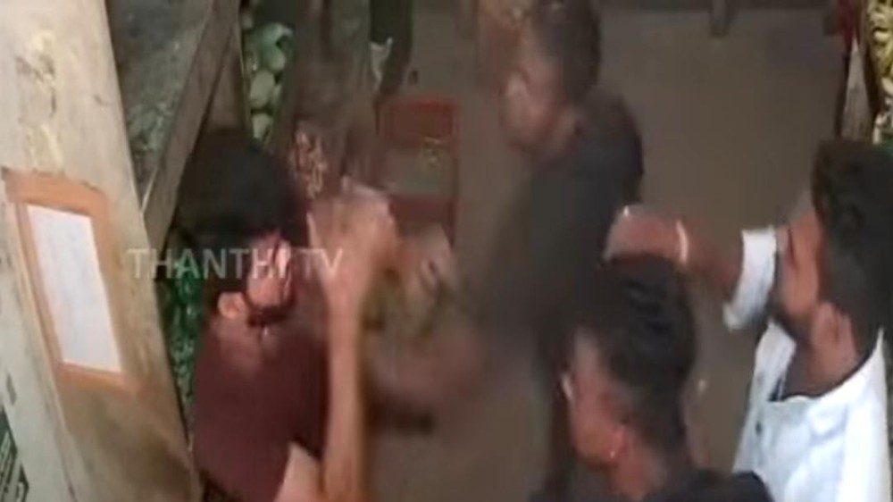 Chengalpattu: 2 assault shop employee for denying plastic cover