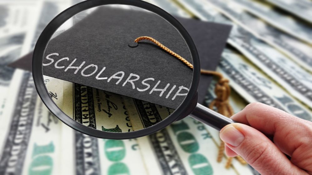 DT Campus: Scholarship alert DT Campus: Scholarship alert