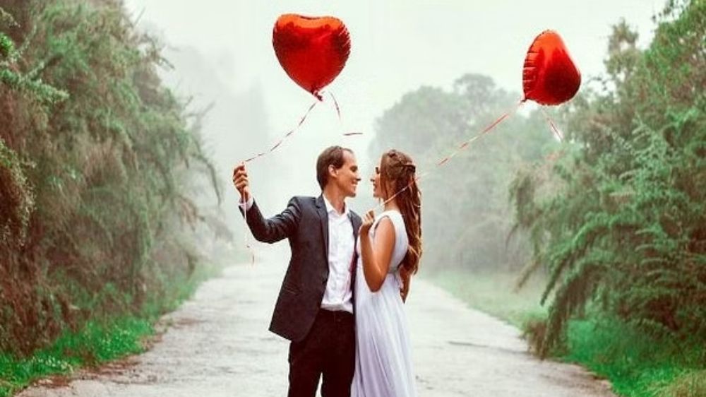 Valentines Day: Why is Red considered the colour of love? Find out