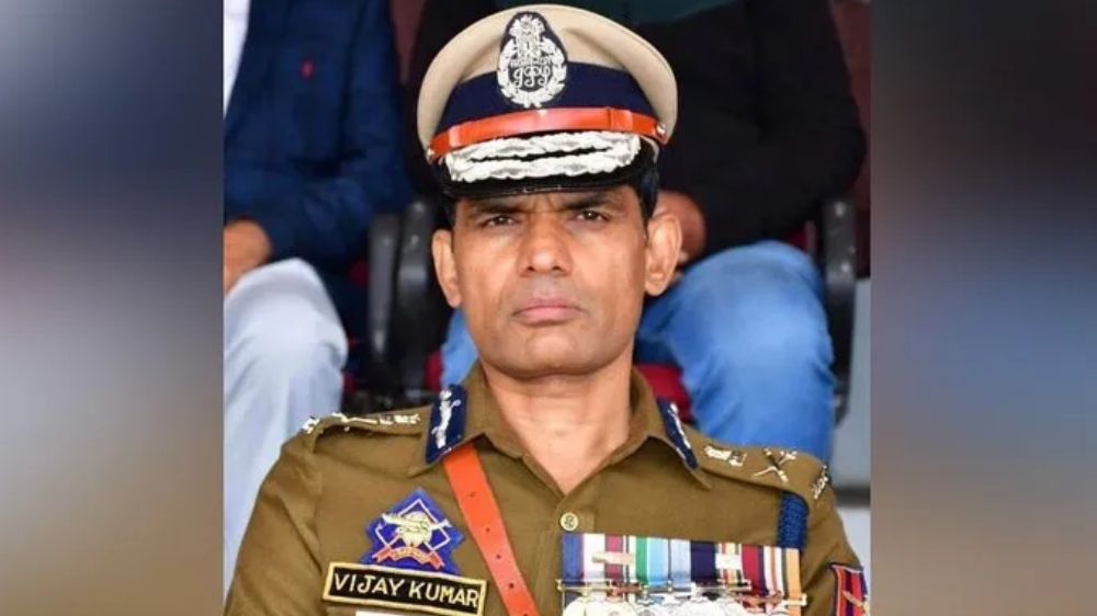 ADGP Kashmir holds security review meeting at Pulwama