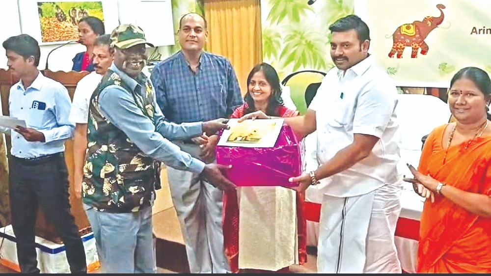 13 TN mahouts return from Thailand