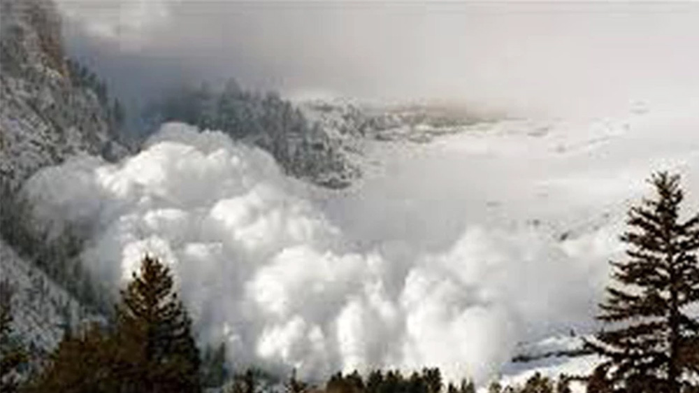 Avalanche hits J-Ks Gulmarg