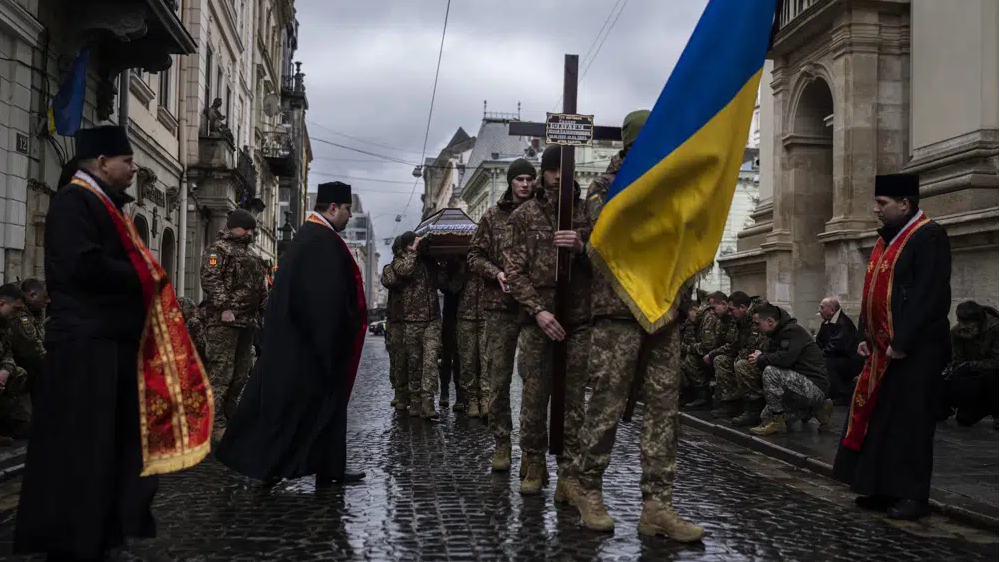 Ukraine: Zelenskyy seeks more sanctions, fighting grinds on