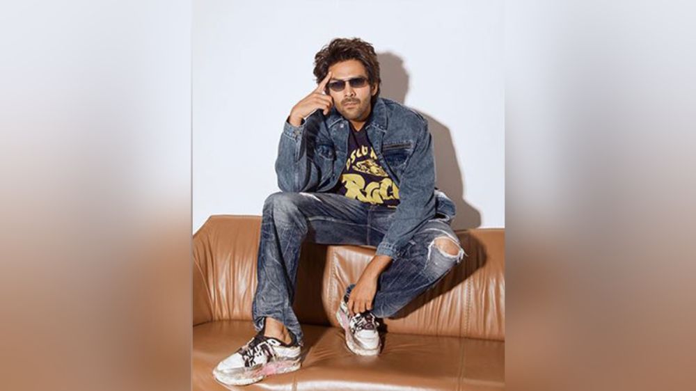 My First: Kartik after receiving award for Bhool Bhulaiyaa 2 My First: Kartik after receiving award for Bhool Bhulaiyaa 2