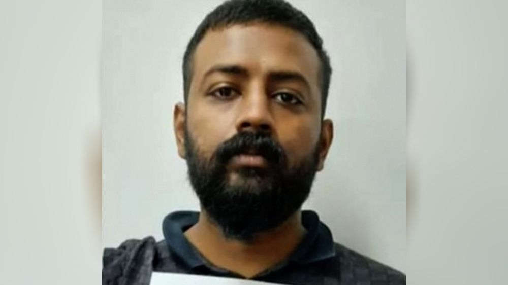 Sukesh Chandrashekhar issues clarification on WhatsApp chats issue, denies his role