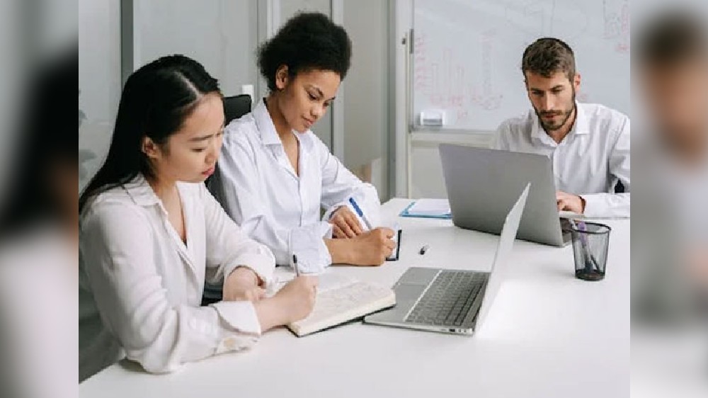 Key to healthier employees might be quieter or louder office space Key to healthier employees might be quieter or louder office space