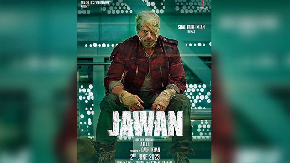 Shah Rukhs Jawan pic with bandages on face goes viral, check out