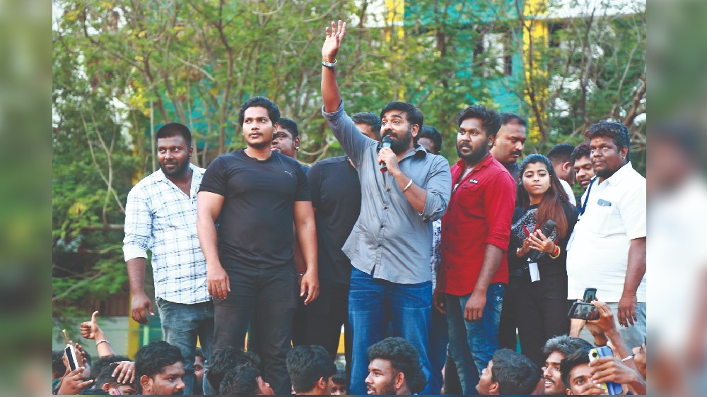 VJS brings fans together to solve jigsaw puzzle in Chennai