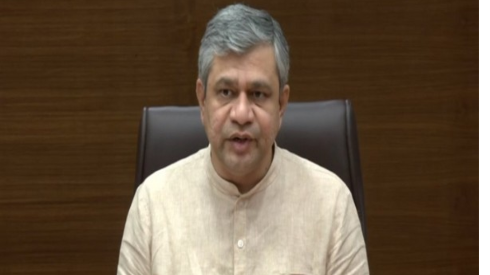 Indias mobile exports to exceed USD 10 bn this year: Vaishnaw