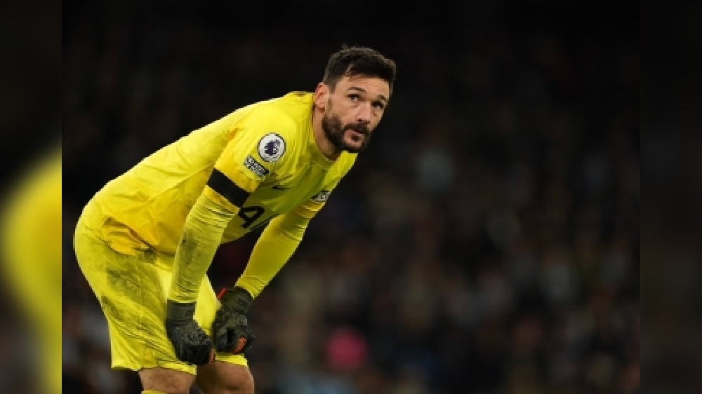 Tottenham keeper Hugo Lloris out for two months with knee injury Tottenham keeper Hugo Lloris out for two months with knee injury
