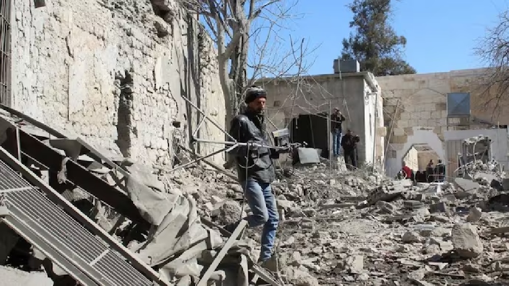 5 killed, 15 injured in Israeli air strikes on Syrias Damascus