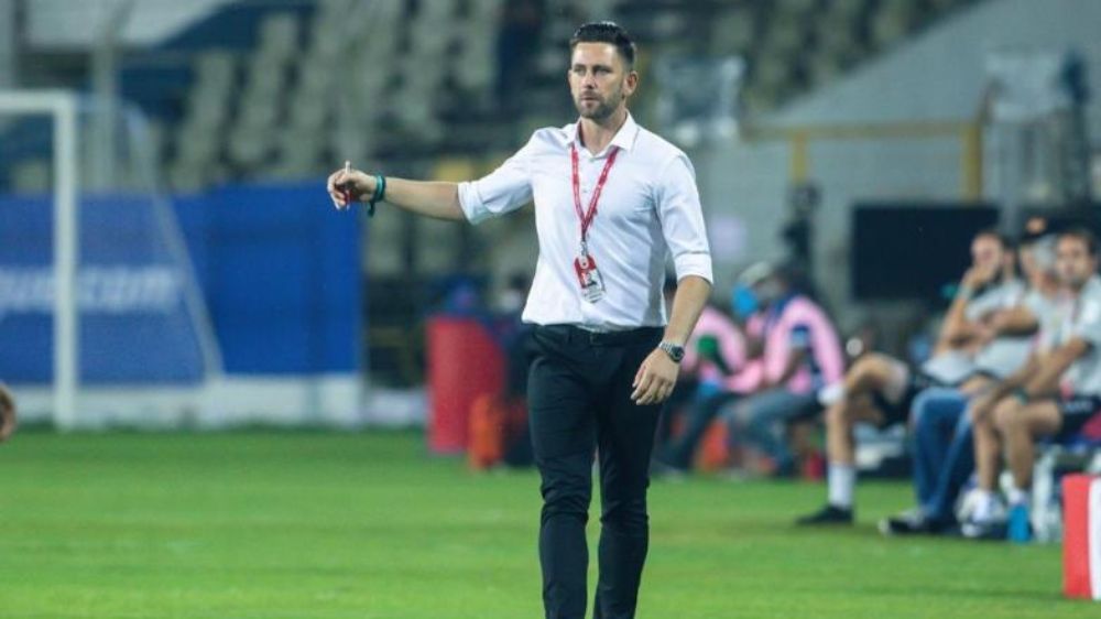 We need to try and test things, says Mumbai City FCs Des Buckingham