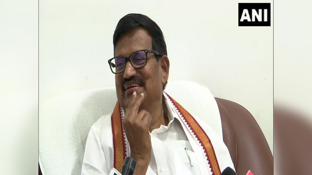 I am very happy, will meet him: Alagiri on claims of Prabhakaran