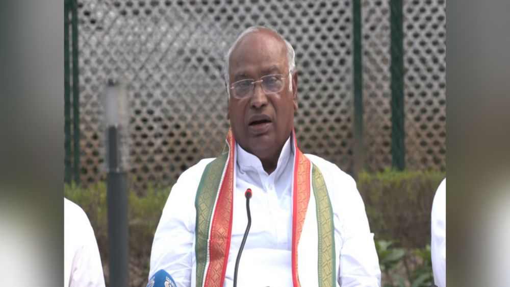 Cong lashes out at govt, saying it is harming MSME sector