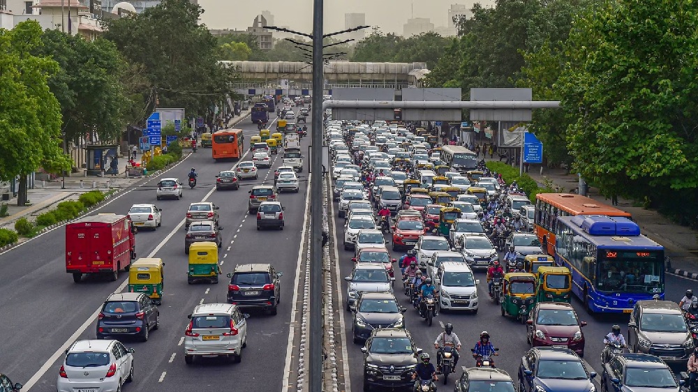 Major traffic curbs in Lucknow for GIS-23, schools closed