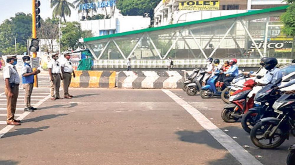 Stop sign violation: Chennai Police book 3,702 cases