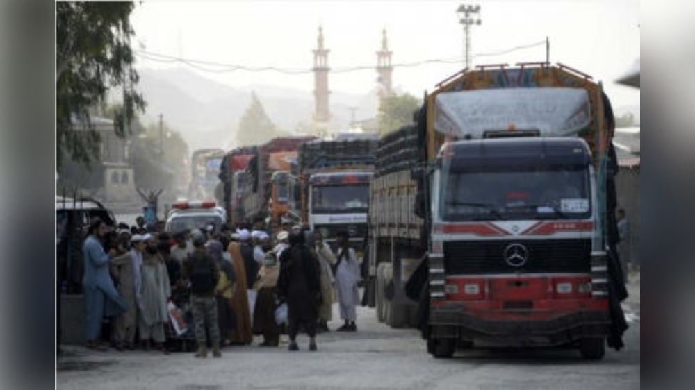 Taliban shuts down main border point with Pakistan