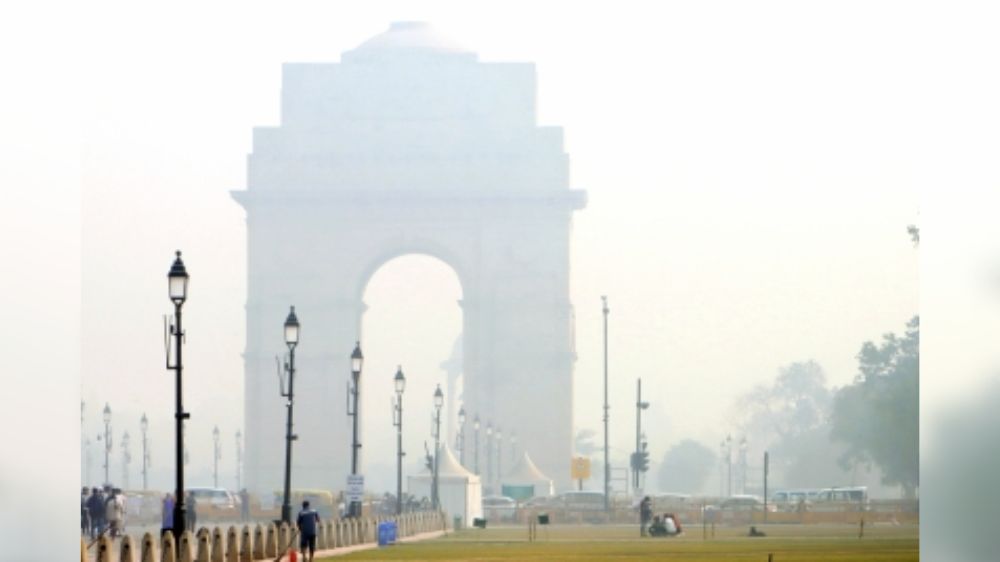 Delhi’s AQI remains ‘very poor’, improvement likely from Tuesday
