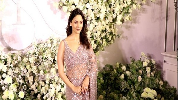 Alia Bhatt makes grand entry at Sidharth-Kiaras wedding reception