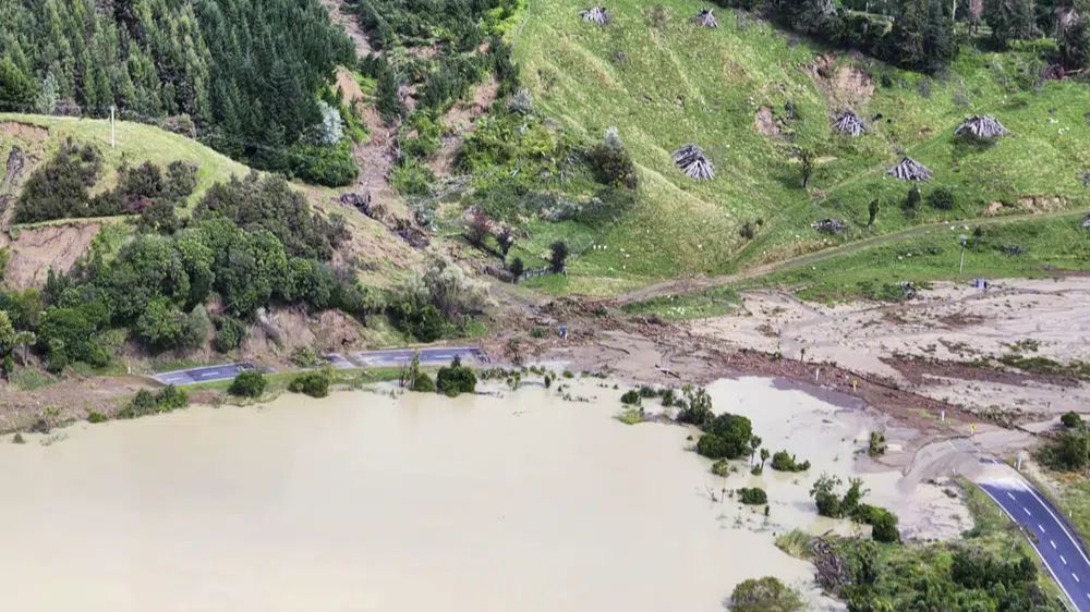 New Zealand plans final rescues soon after cyclone kills 4