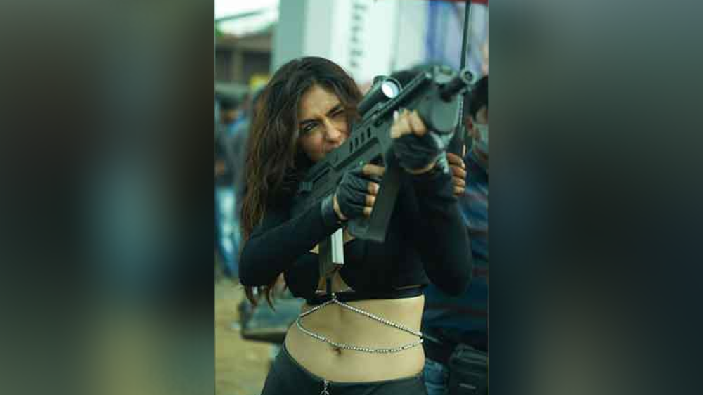 Mrunal Thakur shares experience working in Selfiees song