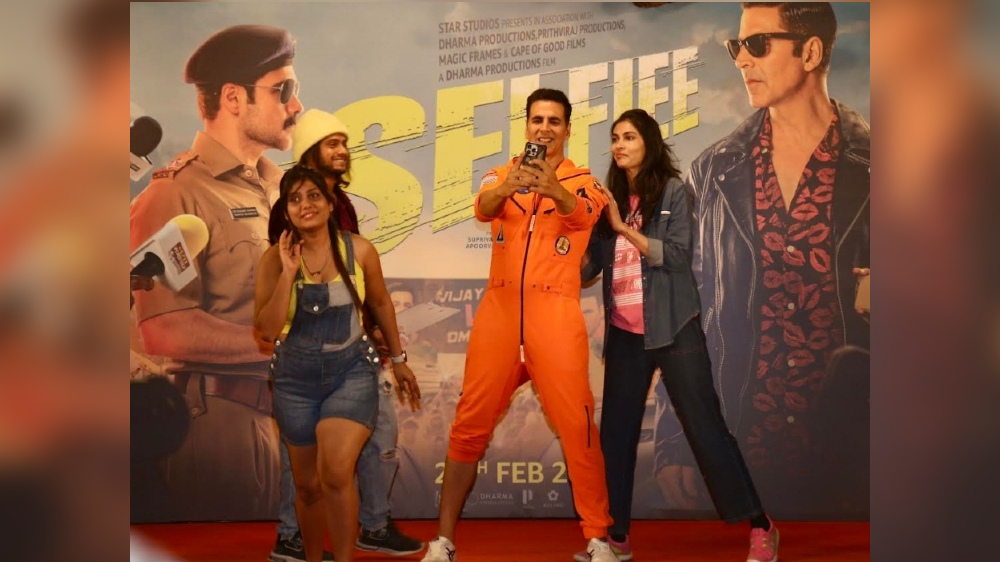 Akshay smashes world record with 184 selfies taken in three minutes!