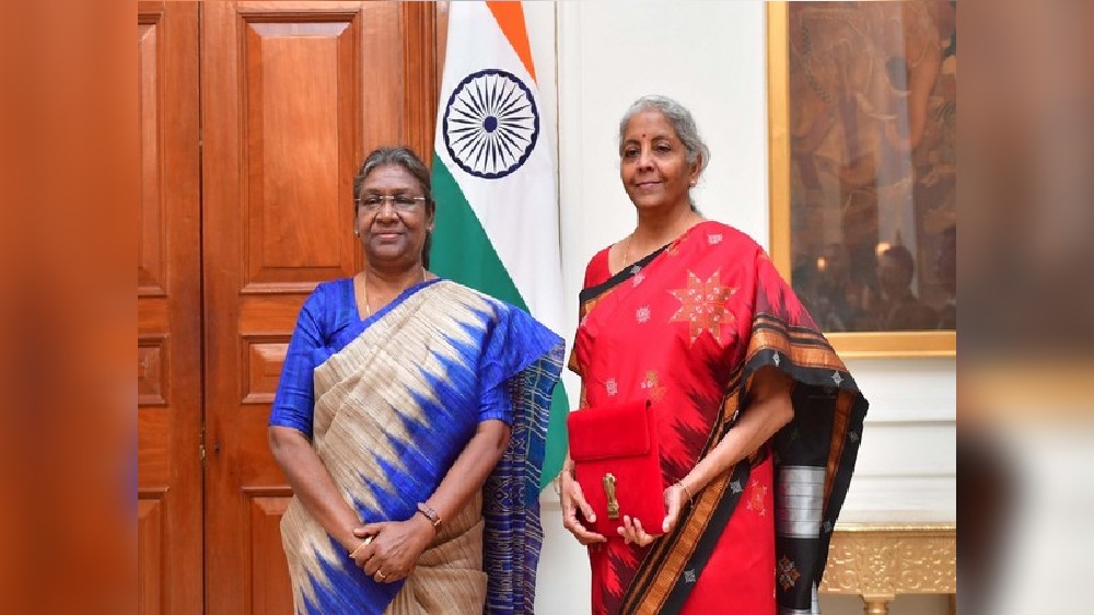 FM Sitharaman meets Prez Murmu ahead of Union budget presentation FM Sitharaman meets Prez Murmu ahead of Union budget presentation