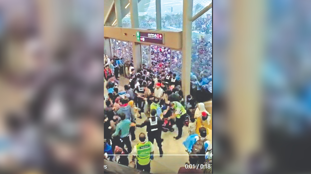 DeTect: Old videos shared as reaction to SRK’s Pathaan