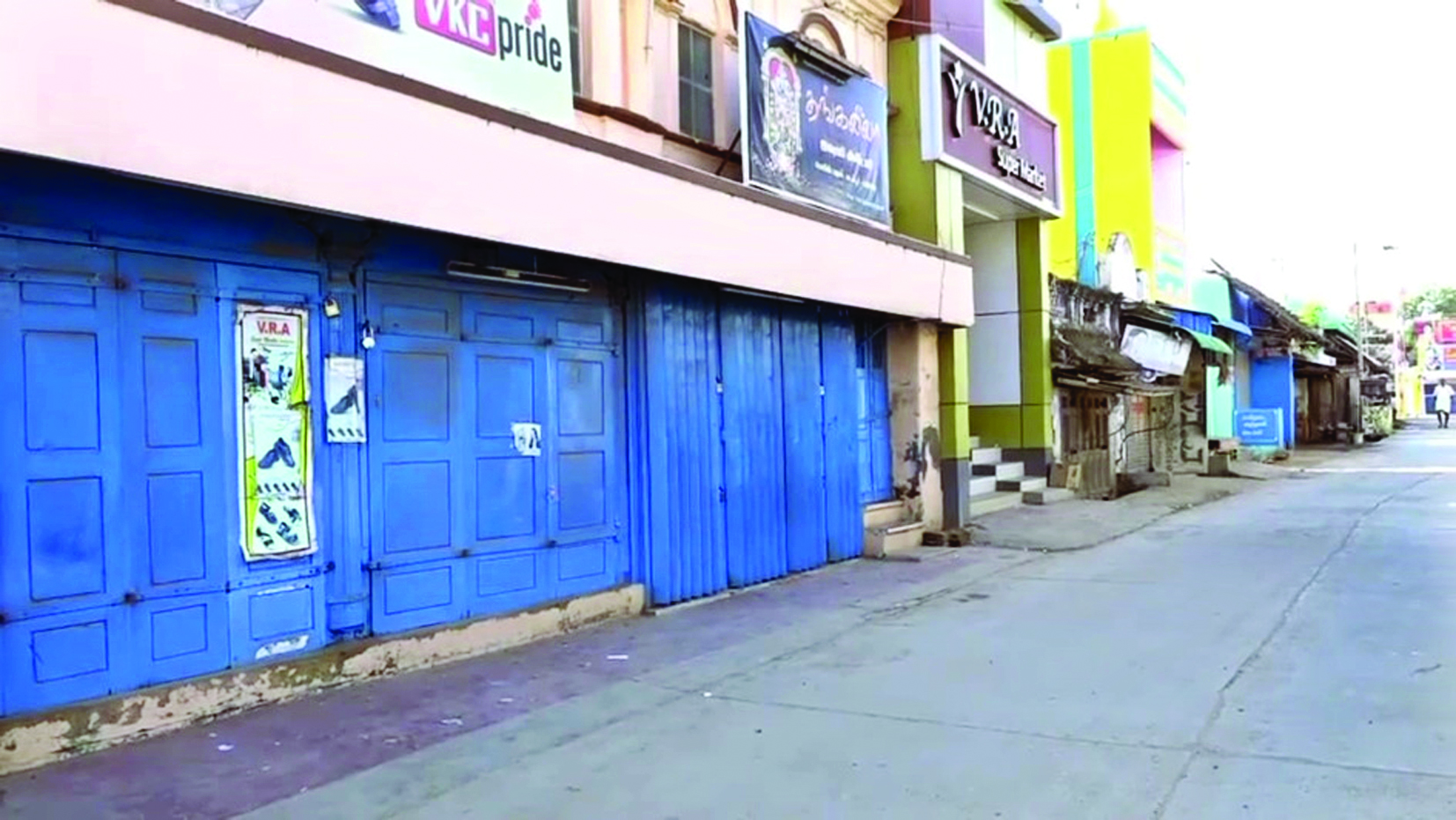 Traders down shutters for train stoppage at Kadambur