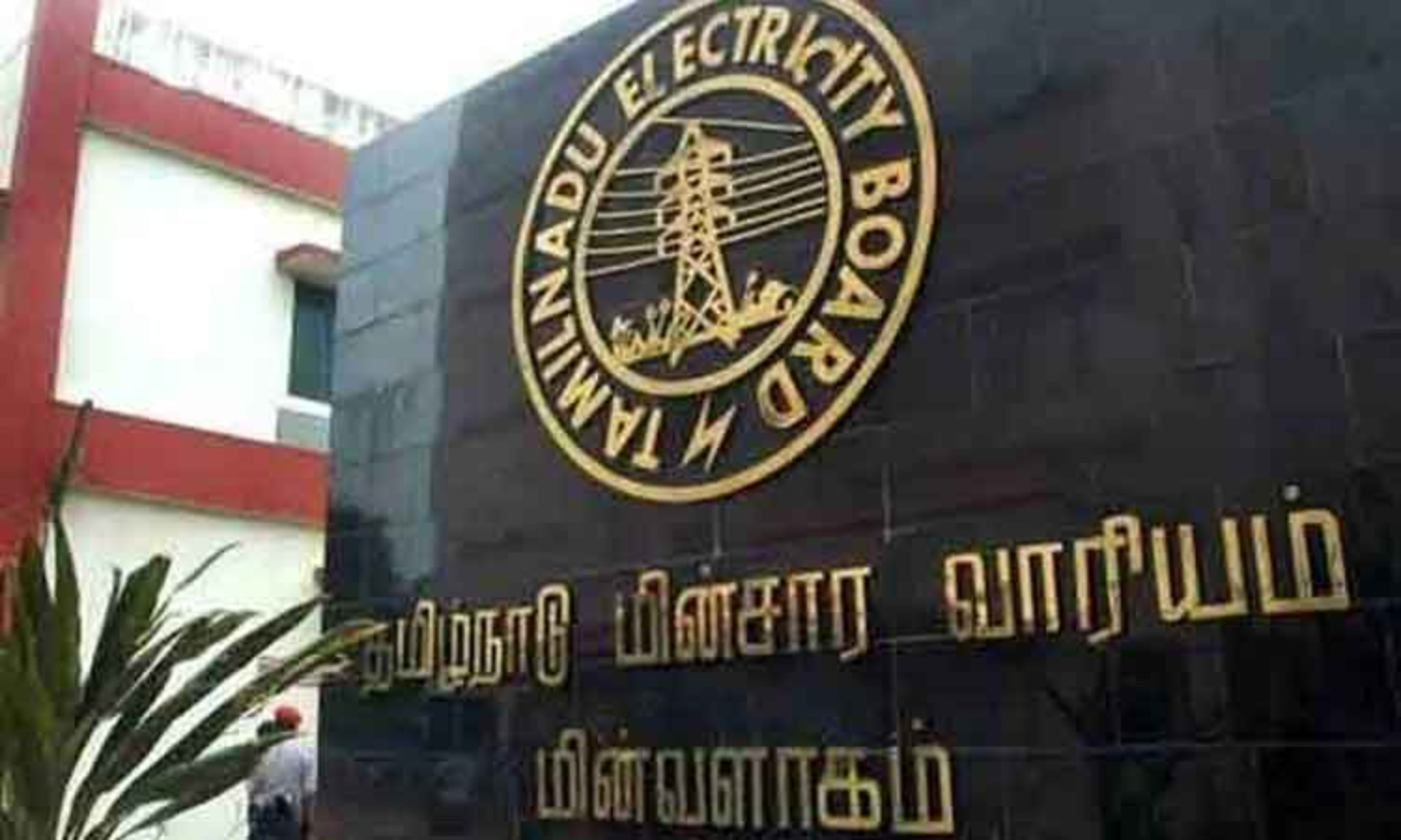 Reporters diary: Fake docu or false flag, wonder EB workers