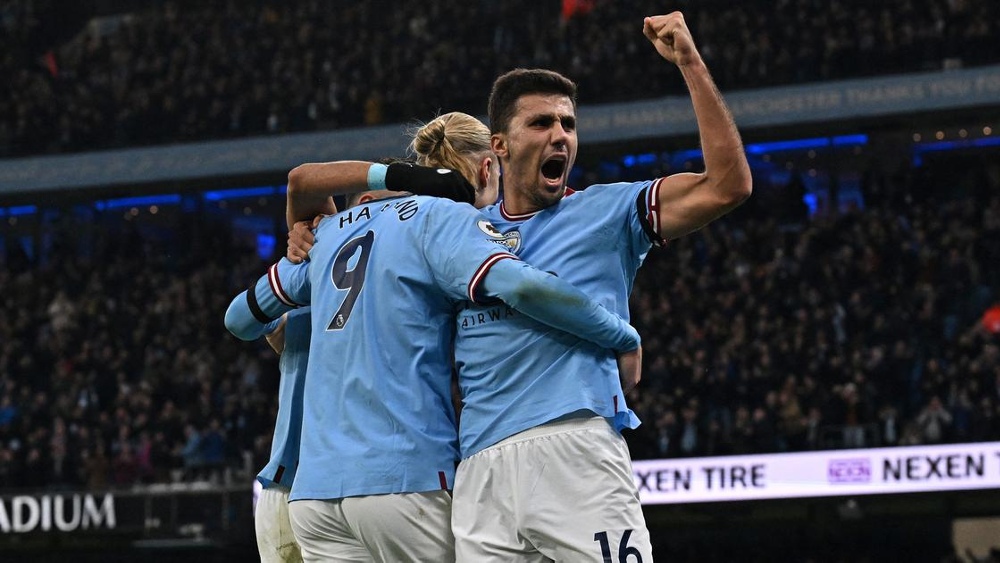City moves top with win over Arsenal City moves top with win over Arsenal