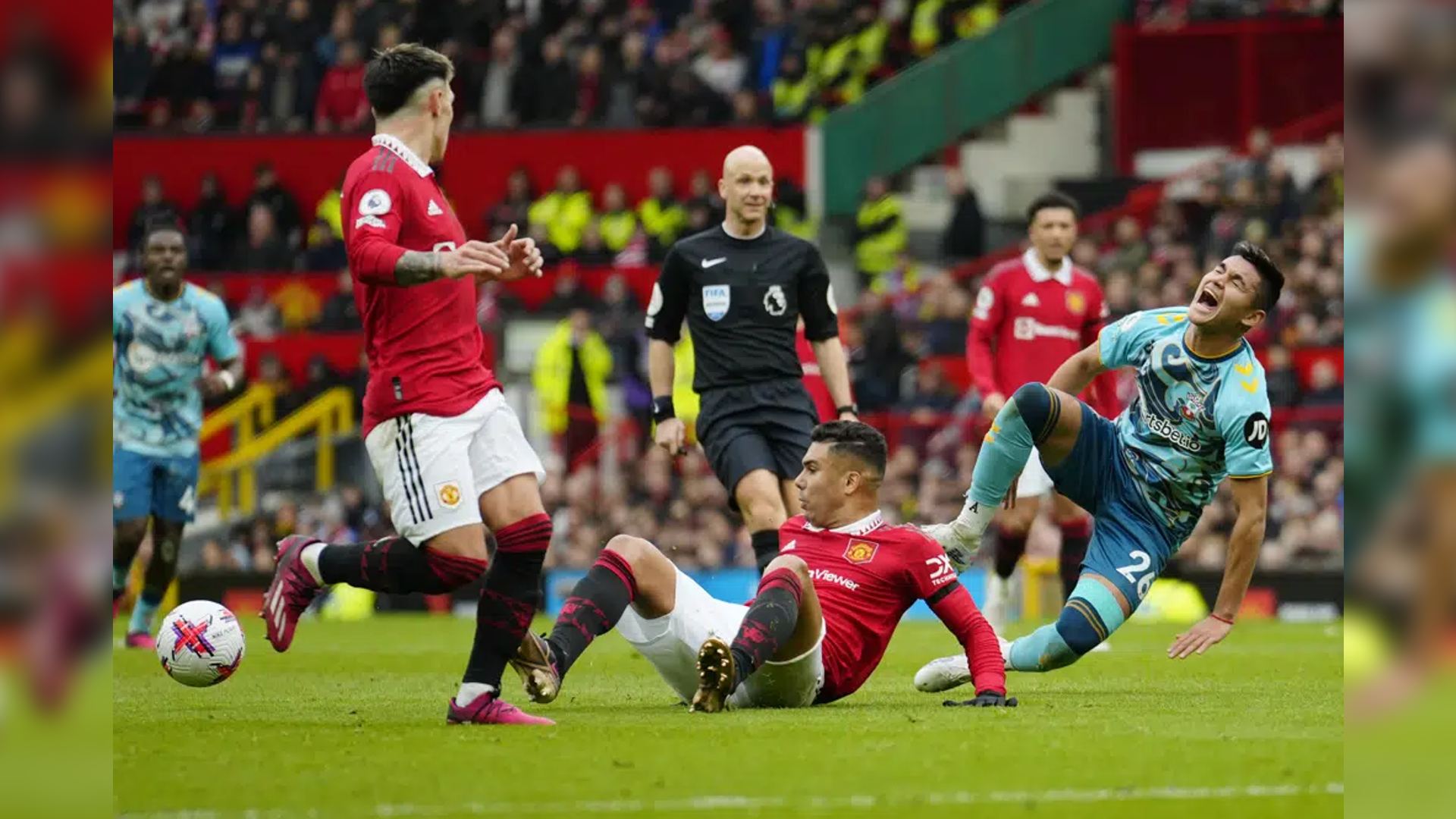 Casemiro sent off again, Man United held 0-0 by Southampton
