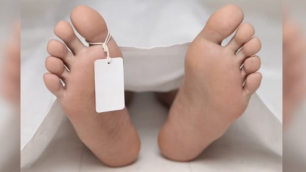 Locals panic after girl dies of fever, health dept launch probe Locals panic after girl dies of fever, health dept launch probe