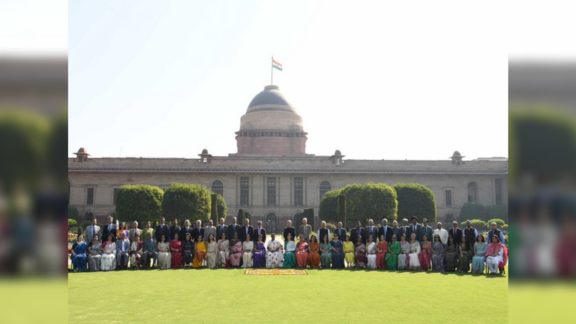 Delhi CJ, Judges visit Rashtrapati Bhavans Amrit Udyan on invitation